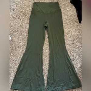 Aerie crossover waistband flair leggings.  Dark green size XL